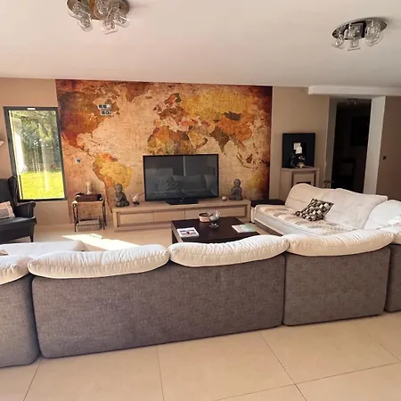 Luxueuse Vue Avec Piscine Golfe De St Tropez 14 Personnes *