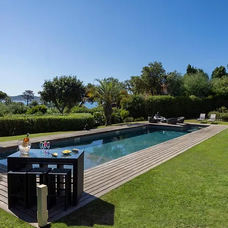 Villa Luxueuse Vue Avec Piscine Golfe De St Tropez 14 Personnes