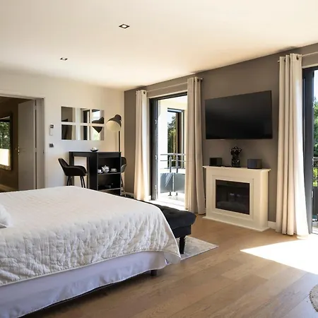 Villa Luxueuse Vue Avec Piscine Golfe De St Tropez 14 Personnes Grimaud