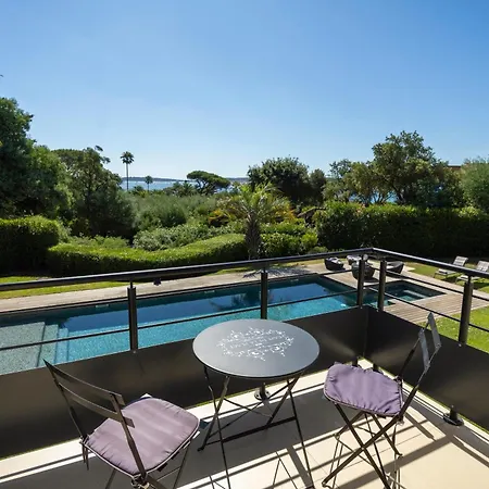 Villa Luxueuse Vue Avec Piscine Golfe De St Tropez 14 Personnes *