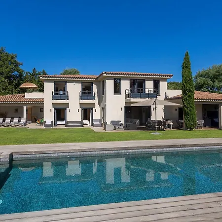 Villa Luxueuse Vue Avec Piscine Golfe De St Tropez 14 Personnes Grimaud