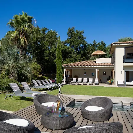 Luxueuse Vue Avec Piscine Golfe De St Tropez 14 Personnes Grimaud