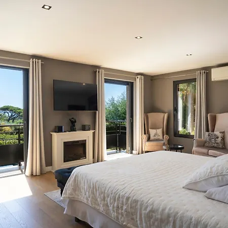 Villa Luxueuse Vue Avec Piscine Golfe De St Tropez 14 Personnes