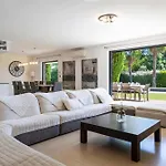 Luxueuse Vue Avec Piscine Golfe De St Tropez 14 Personnes Villa Grimaud