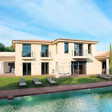 Luxueuse Vue Avec Piscine Golfe De St Tropez 14 Personnes *
