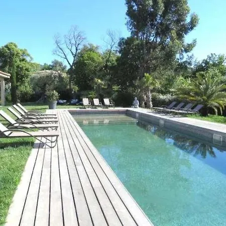 Luxueuse Vue Avec Piscine Golfe De St Tropez 14 Personnes *