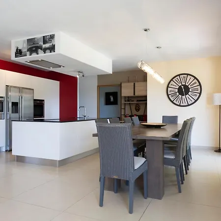 Villa Luxueuse Vue Avec Piscine Golfe De St Tropez 14 Personnes
