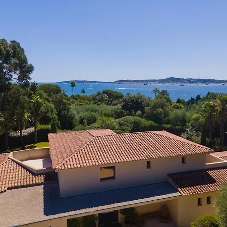 Villa Luxueuse Vue Avec Piscine Golfe De St Tropez 14 Personnes *