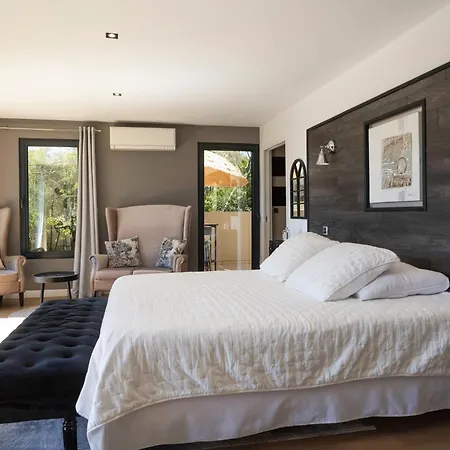 Luxueuse Vue Avec Piscine Golfe De St Tropez 14 Personnes