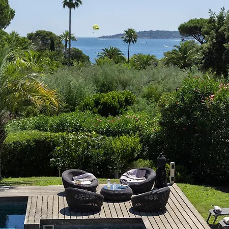 Luxueuse Vue Avec Piscine Golfe De St Tropez 14 Personnes *