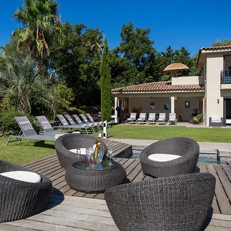Luxueuse Vue Avec Piscine Golfe De St Tropez 14 Personnes Villa Grimaud